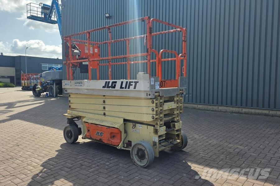 JLG 3246ES Electric, 11.7m Working Height, 320kg Capac Schaarhoogwerkers
