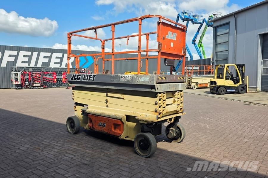 JLG 3246ES Electric, 11.7m Working Height, 320kg Capac Schaarhoogwerkers