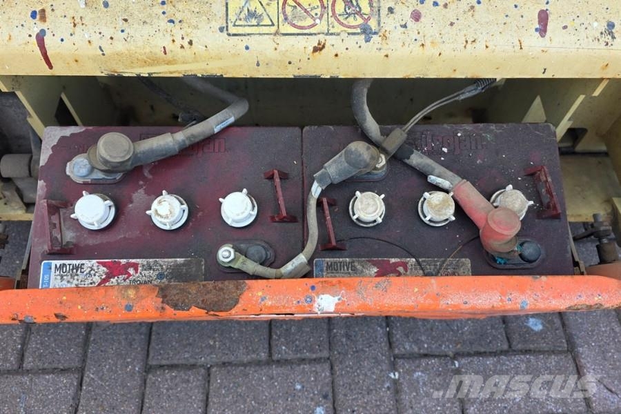 JLG 3246ES Electric, 11.7m Working Height, 320kg Capac Schaarhoogwerkers