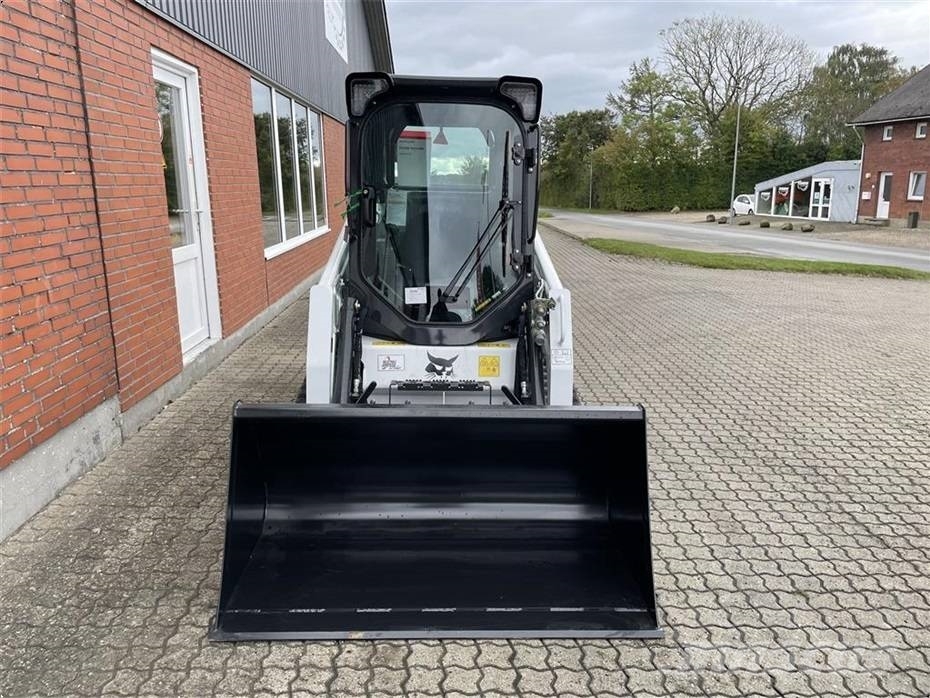 Bobcat T 450 Smykem řízené nakladače