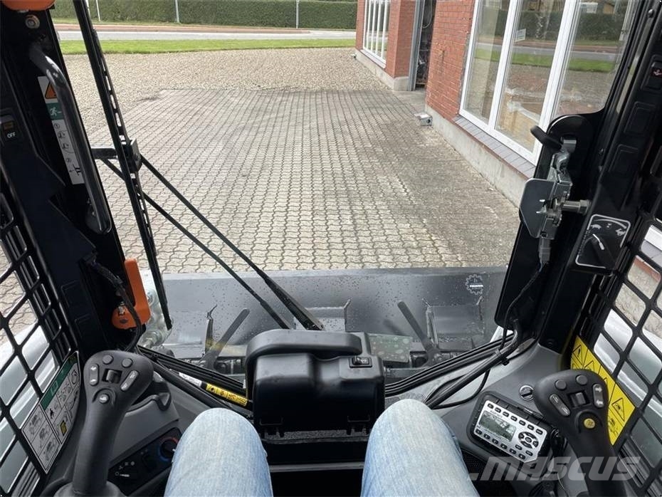 Bobcat T 450 Smykem řízené nakladače