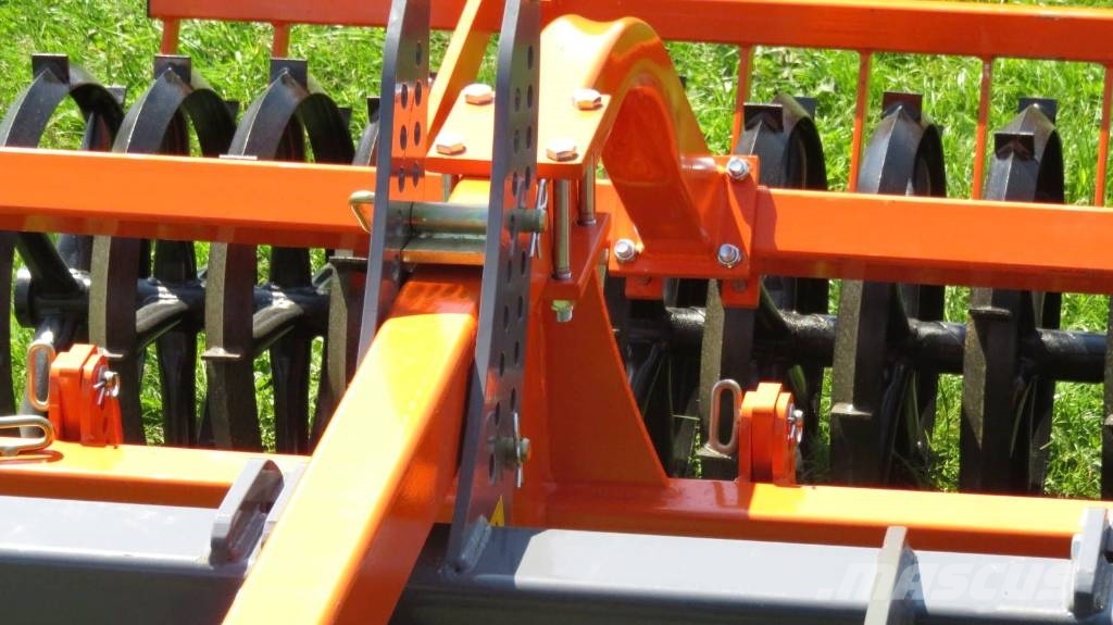 Mandam TOP 3,0 / stubble cultivator + V-roller Культиватори