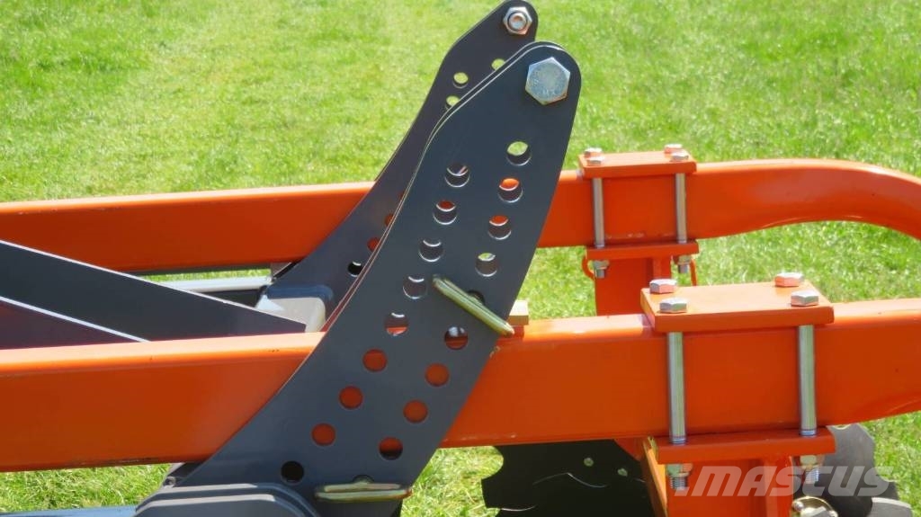 Mandam TOP 3,0 / stubble cultivator + V-roller Культиватори