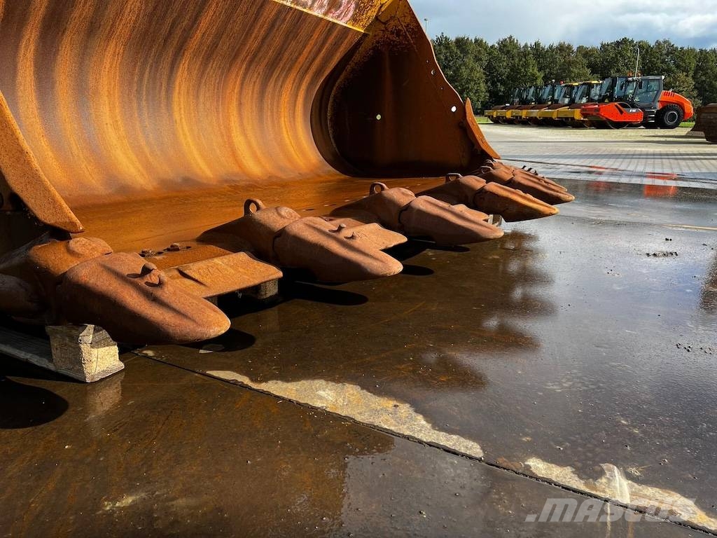 CAT 988H Rockbucket Kausi