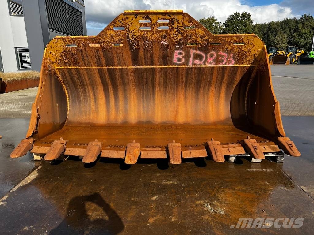 CAT 988H Rockbucket Kausi