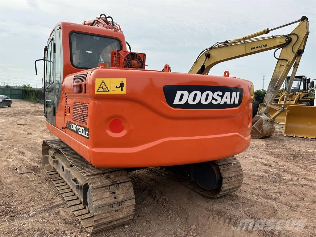 Doosan DX 120 Гусеничні екскаватори