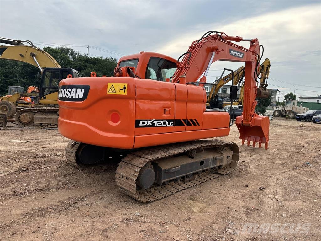 Doosan DX 120 Гусеничні екскаватори