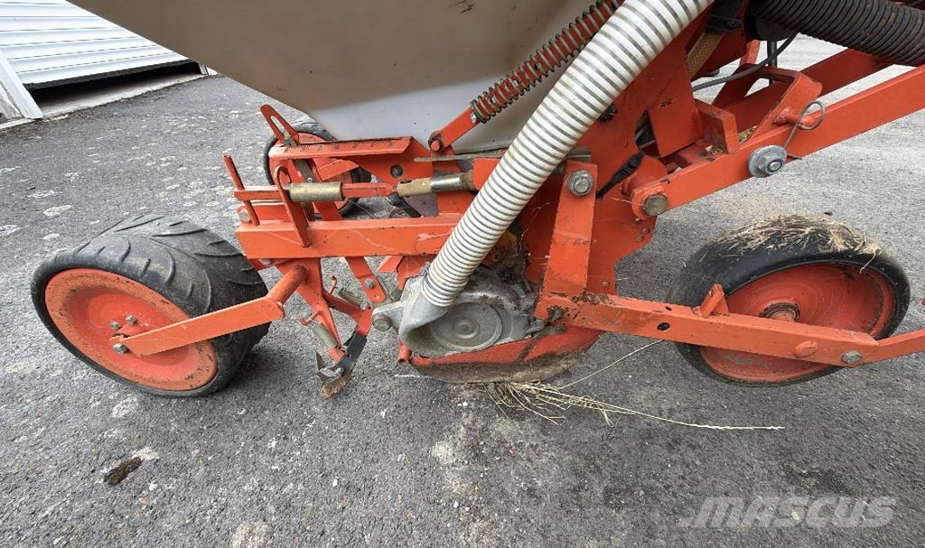 Kuhn Planter 2 مثاقيب