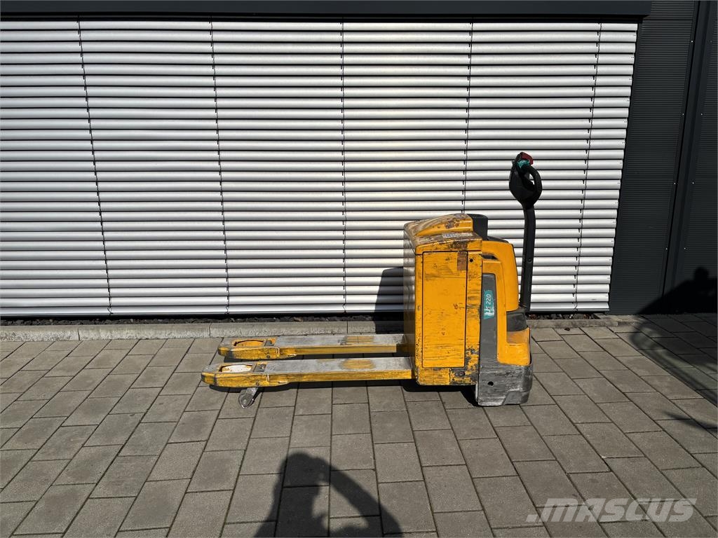 Jungheinrich EJE 120 Staplare-led