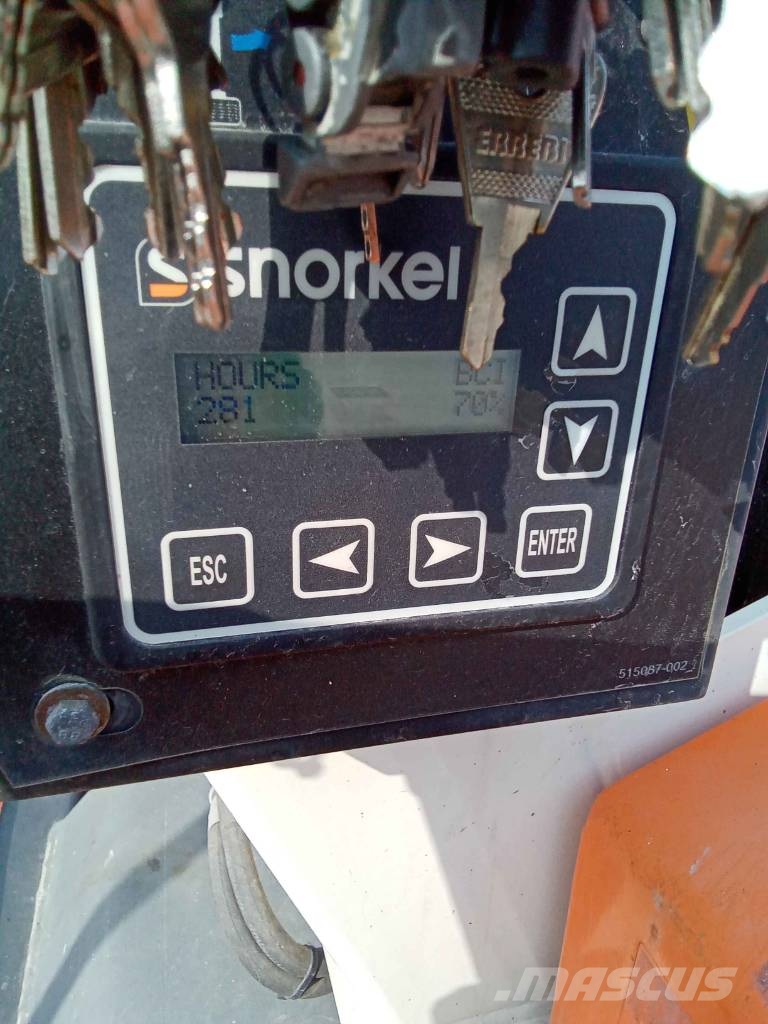 Snorkel A 38 E 曲臂高空作業車