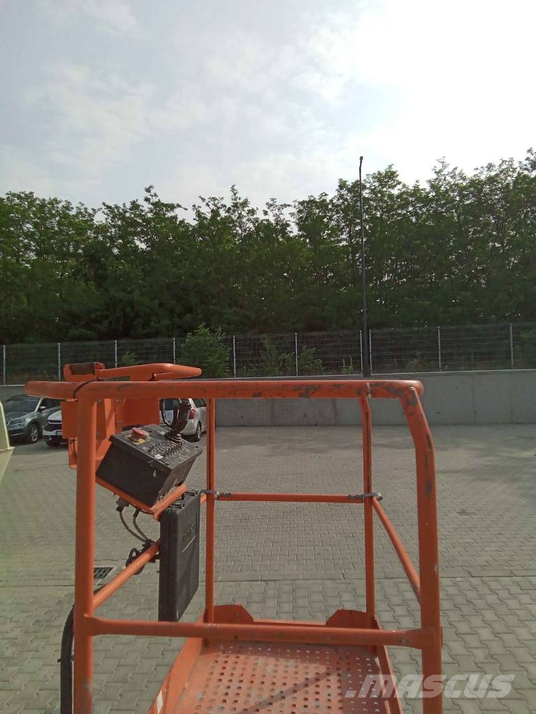 Snorkel A 38 E 曲臂高空作業車