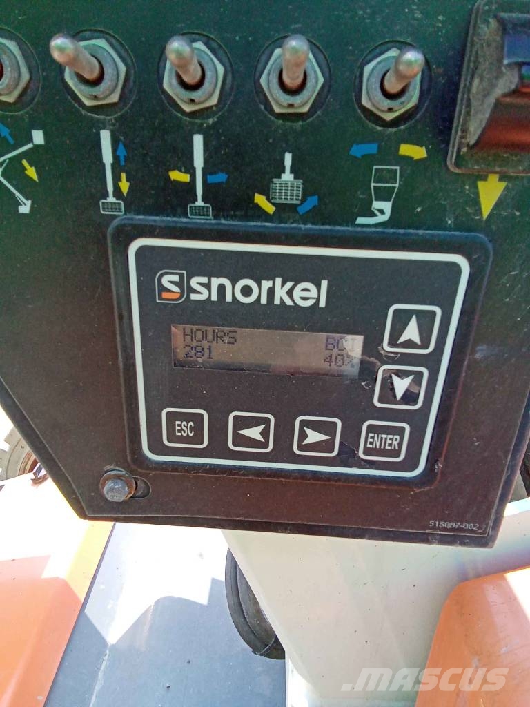 Snorkel A 38 E 曲臂高空作業車