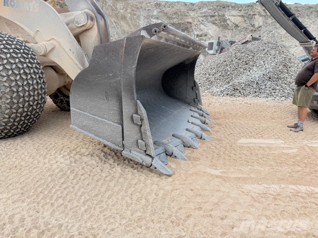 Komatsu WA 600 Wheel loaders