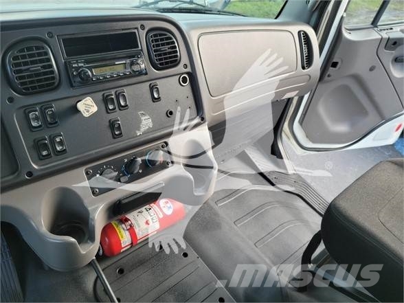 Freightliner BUSINESS CLASS M2 106 건설 장비 - 기타