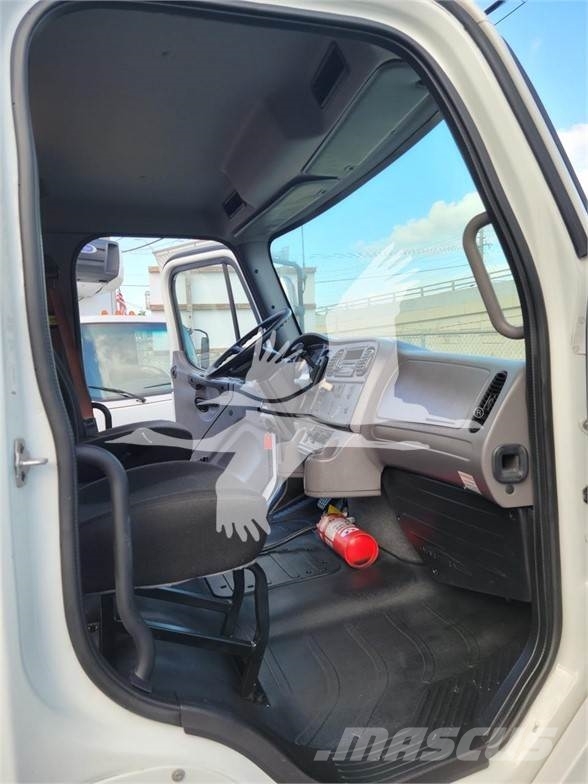 Freightliner BUSINESS CLASS M2 106 건설 장비 - 기타