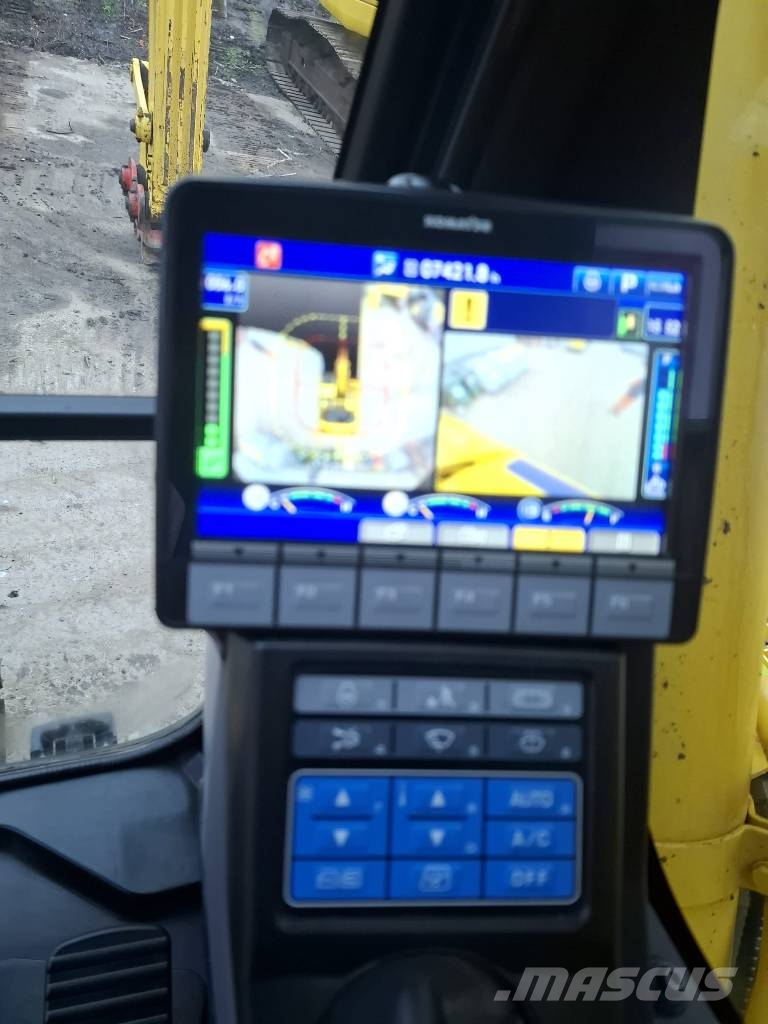 Komatsu PC210LC-11 Escavatori cingolati
