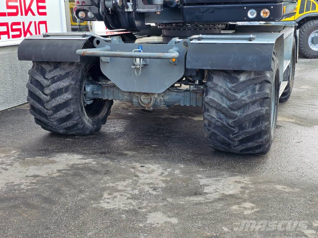Liebherr 912 med vagn & grävsystem Rupsgraafmachines
