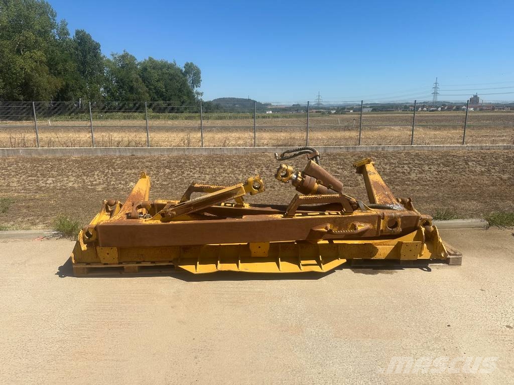 CAT D 6 履帶推土機