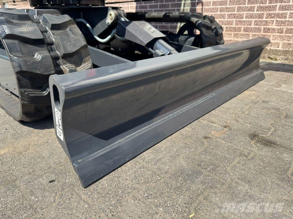 Yanmar SV26 小型挖掘机