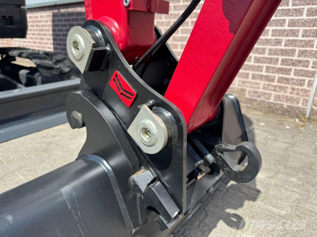 Yanmar SV26 小型挖掘机
