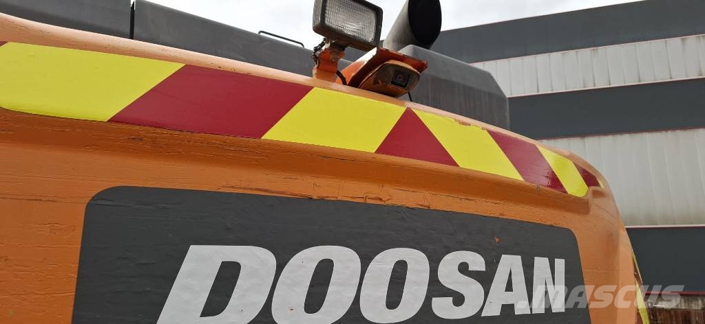Doosan DX 420 LC Excavadoras sobre orugas