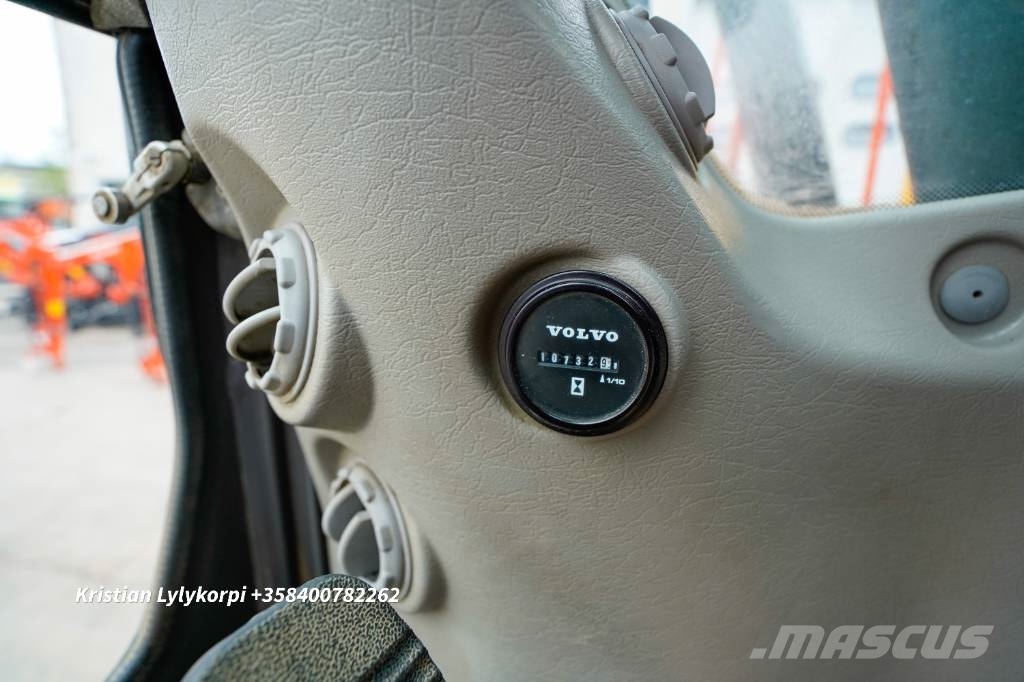 Volvo EWR150E PYÖRÄOHJAUS حفارات بعجل