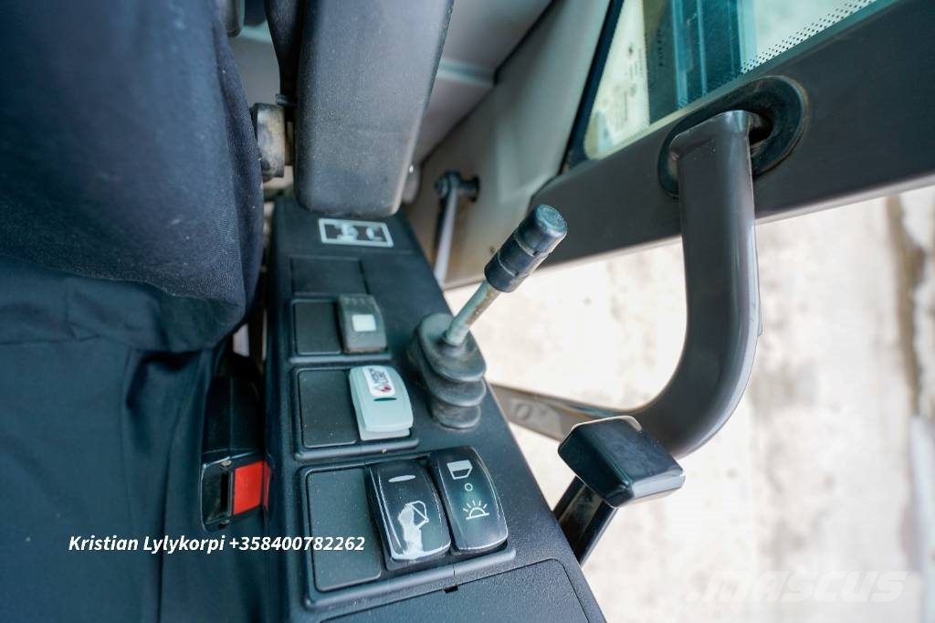 Volvo EWR150E PYÖRÄOHJAUS حفارات بعجل