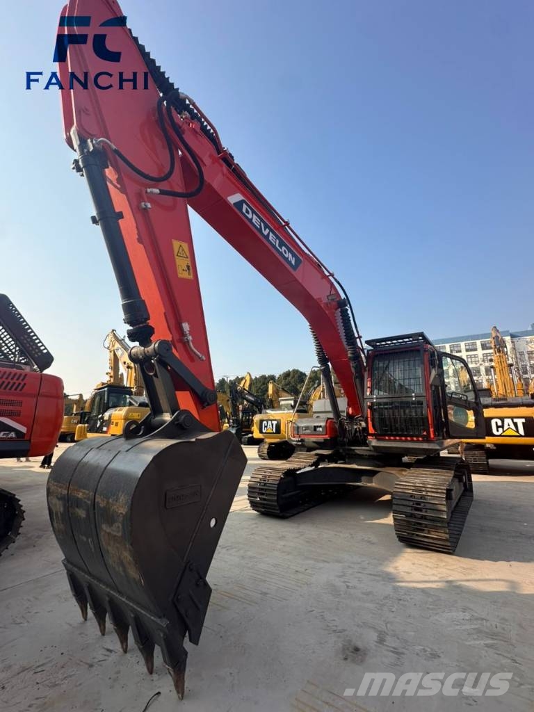 Doosan DX 225 LC 大型油圧ショベル12t以上（パワーショベル・ユンボ）