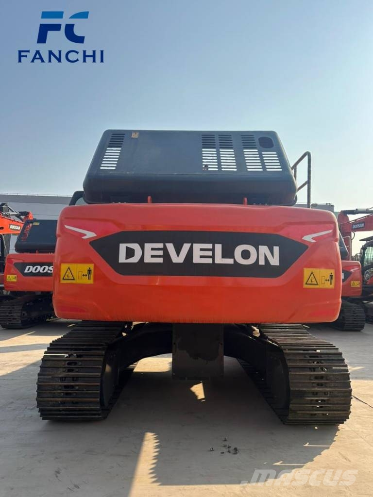Doosan DX 225 LC 大型油圧ショベル12t以上（パワーショベル・ユンボ）