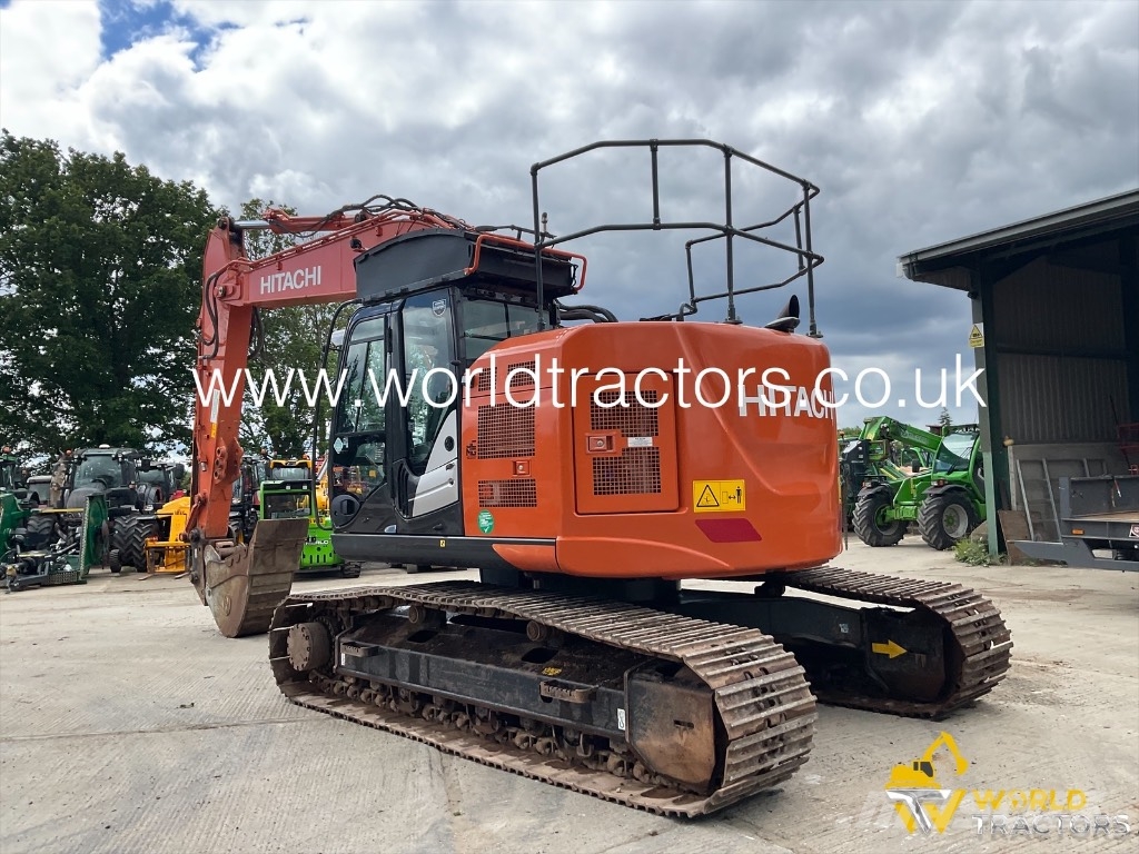 Hitachi ZX 225 US LC-6 Escavadeiras de esteiras