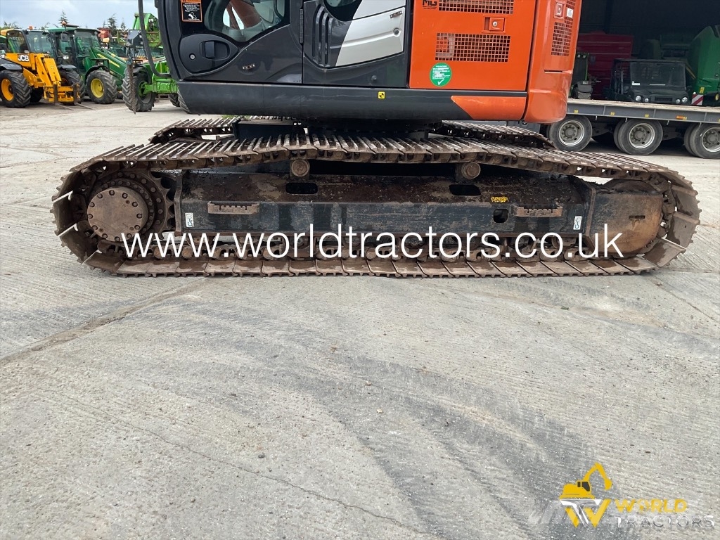 Hitachi ZX 225 US LC-6 Escavadeiras de esteiras