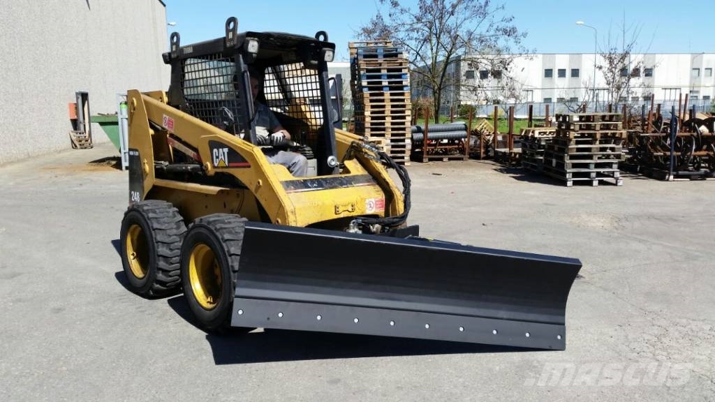 M3 Tilt dozer blade Manipulácia s materiálom - ostatné