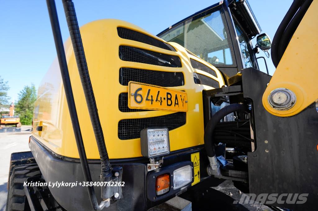 Yanmar B110W ENGCONILLA حفارات بعجل