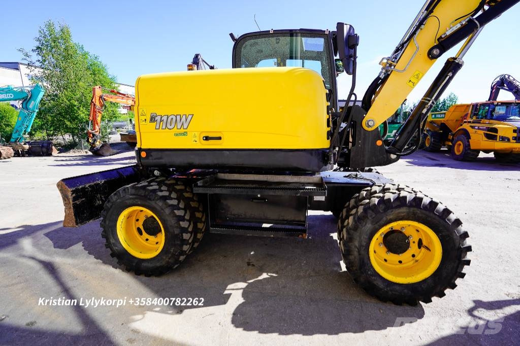 Yanmar B110W ENGCONILLA حفارات بعجل