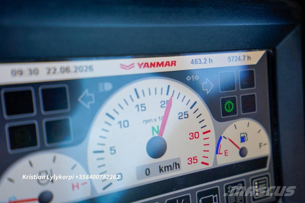 Yanmar B110W ENGCONILLA حفارات بعجل