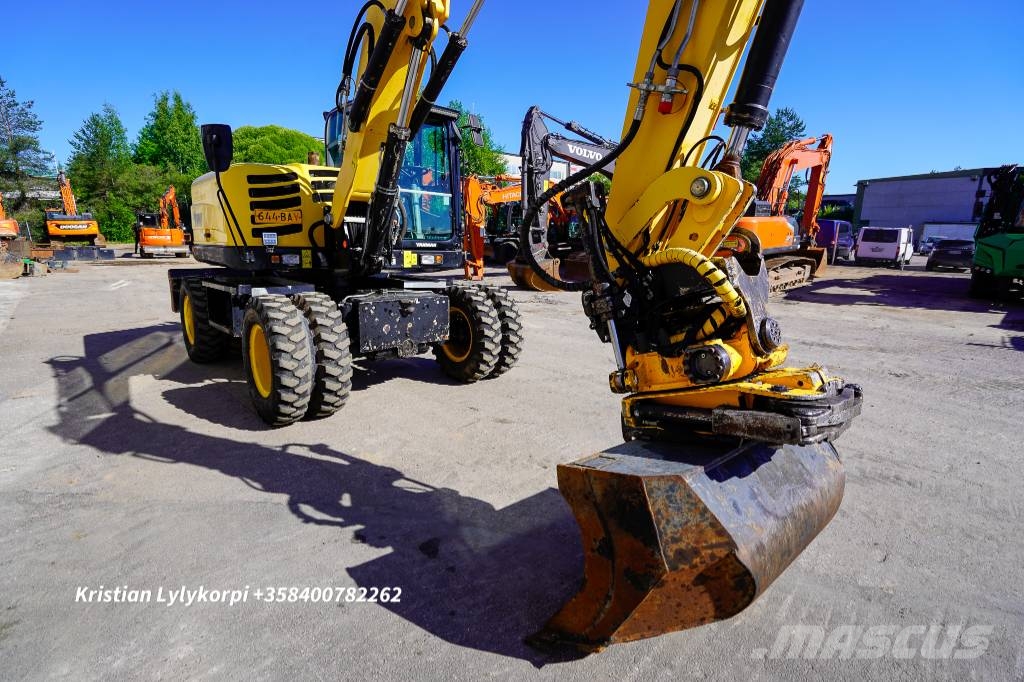 Yanmar B110W ENGCONILLA حفارات بعجل
