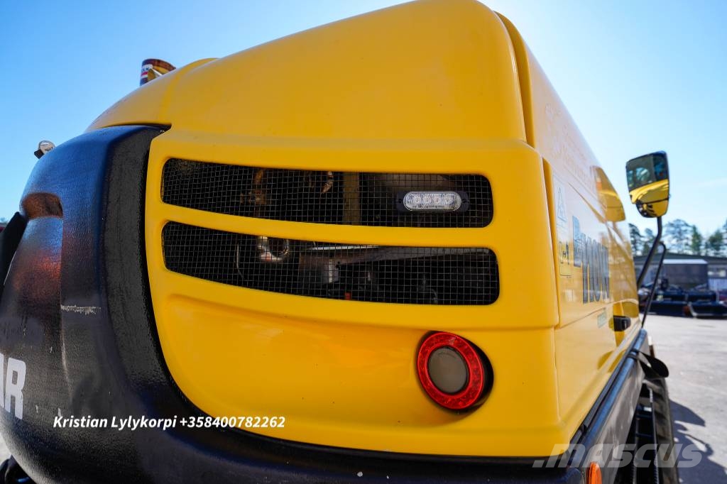 Yanmar B110W ENGCONILLA حفارات بعجل