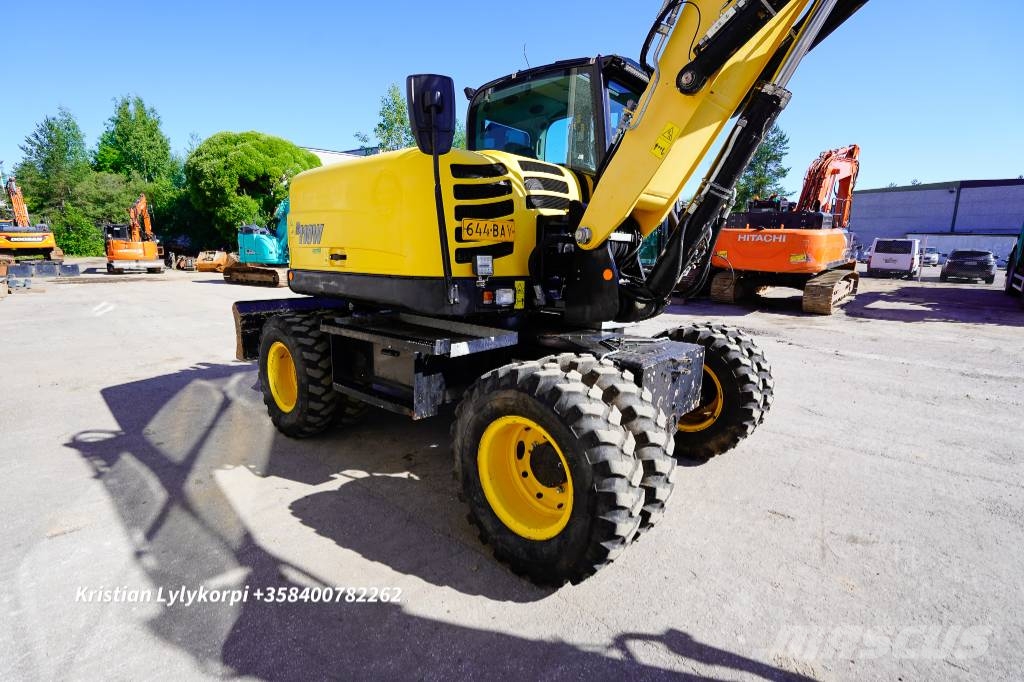 Yanmar B110W ENGCONILLA حفارات بعجل