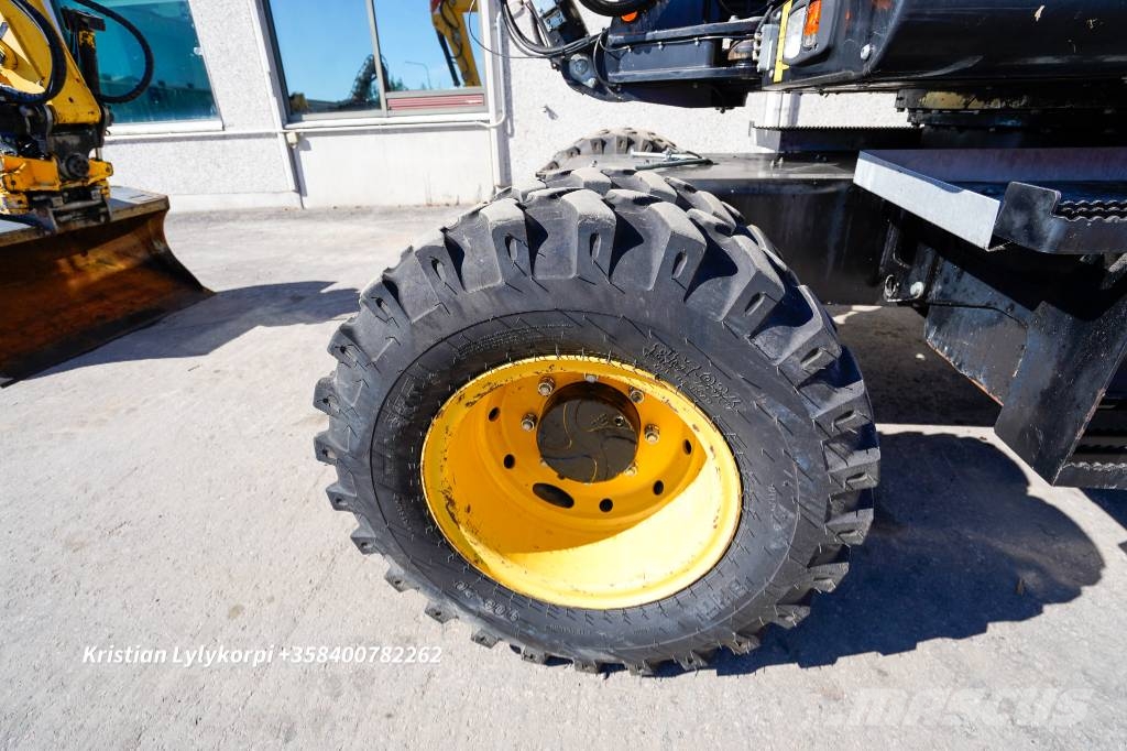 Yanmar B110W ENGCONILLA حفارات بعجل