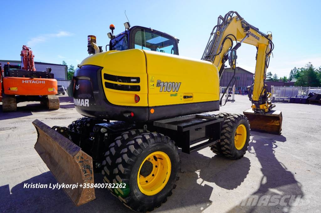 Yanmar B110W ENGCONILLA حفارات بعجل