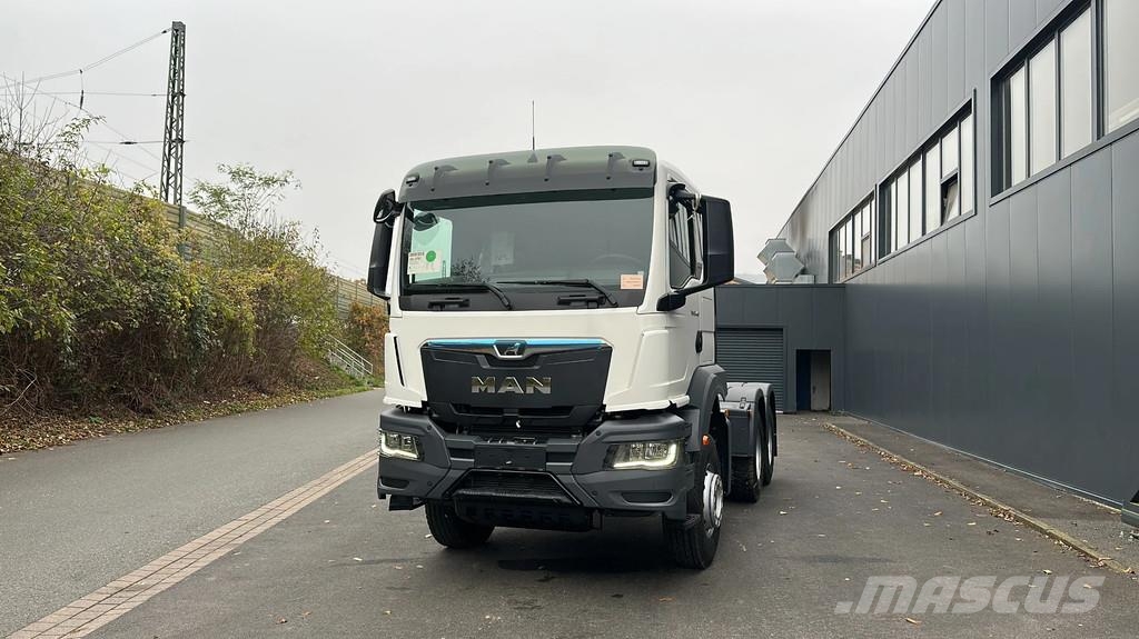 MAN TGS 33.440 TGS 33.440 BB 6X4 Euro 2 EXPORT 曳引機組件