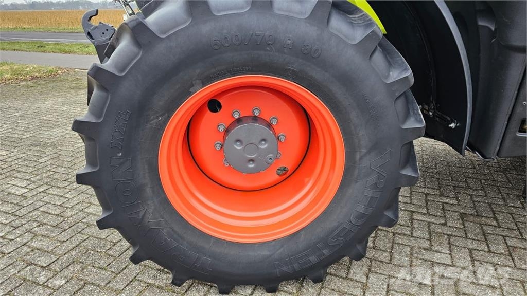 CLAAS Axion 810 Cis+ 트랙터