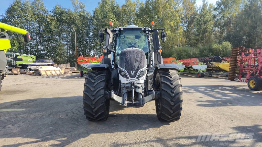 Valtra T 254 الجرارات