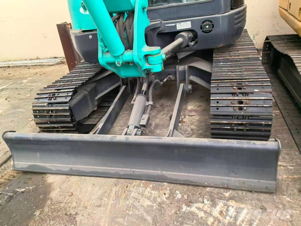 Kobelco SK 40 小型挖土機/掘鑿機<7t(小型挖掘機)