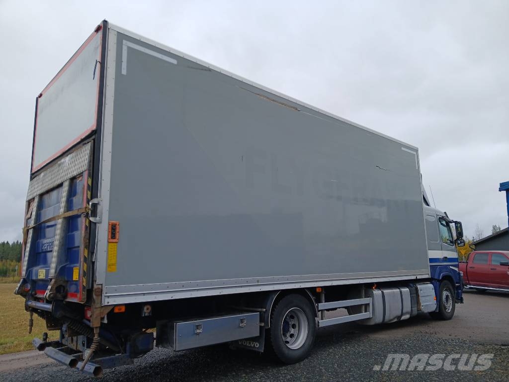 Volvo FM330 7,5m ,3m kork kori+pl Euro6 Umpikorikuorma-autot