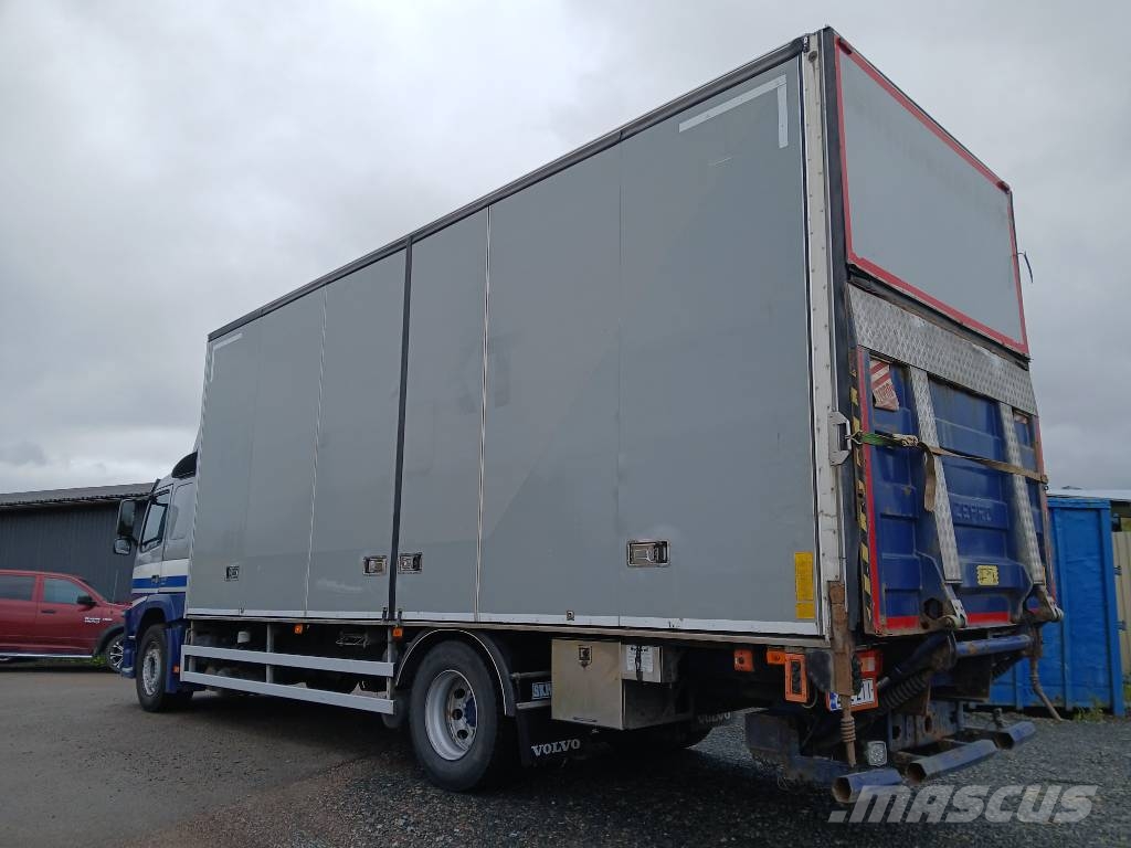 Volvo FM330 7,5m ,3m kork kori+pl Euro6 Umpikorikuorma-autot