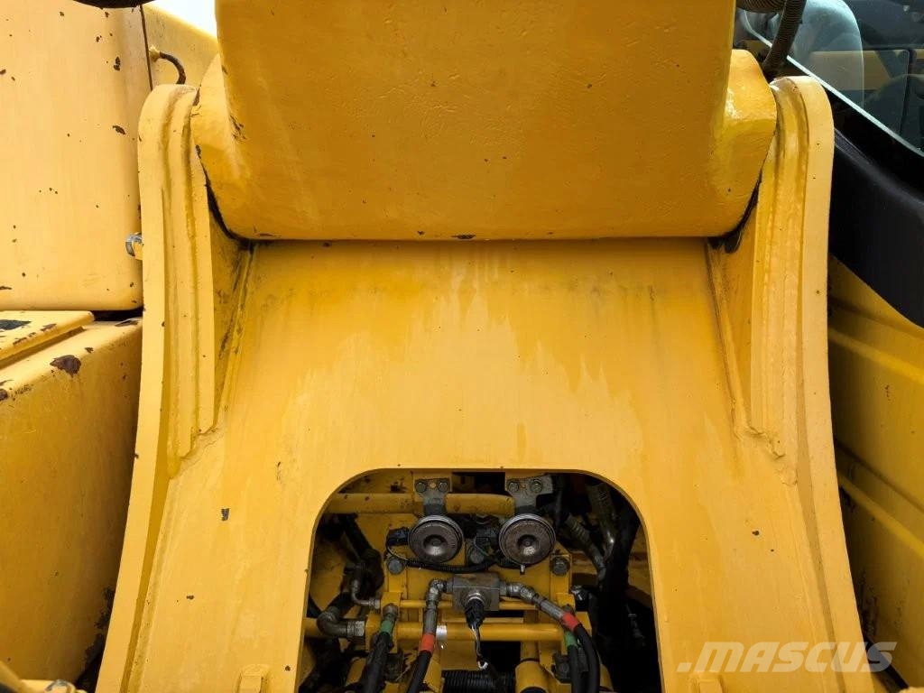 Komatsu PC210-8 Εκσκαφείς με ερπύστριες