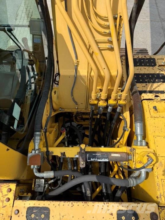 Komatsu PC210-8 Εκσκαφείς με ερπύστριες