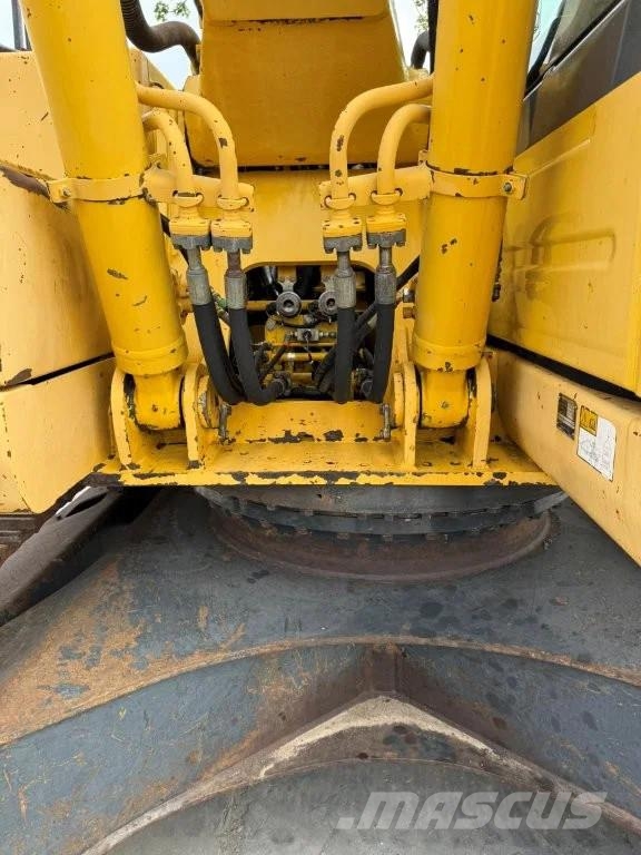 Komatsu PC210-8 Εκσκαφείς με ερπύστριες