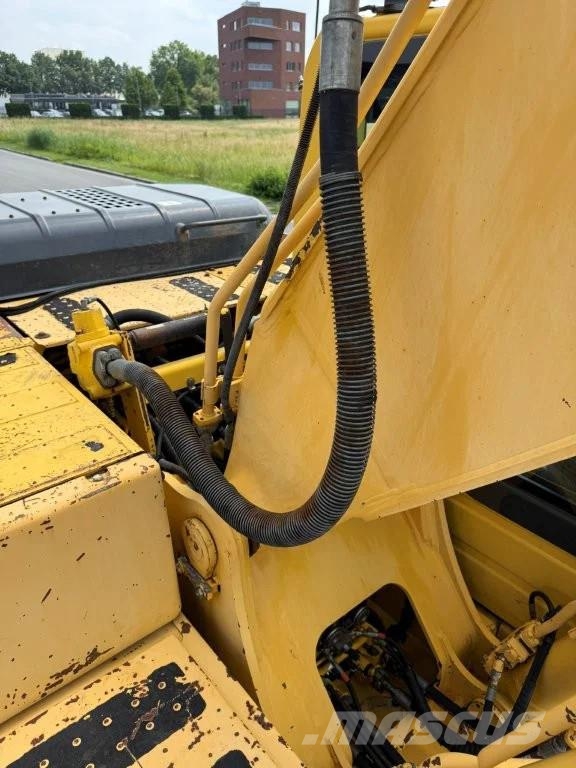 Komatsu PC210-8 Εκσκαφείς με ερπύστριες